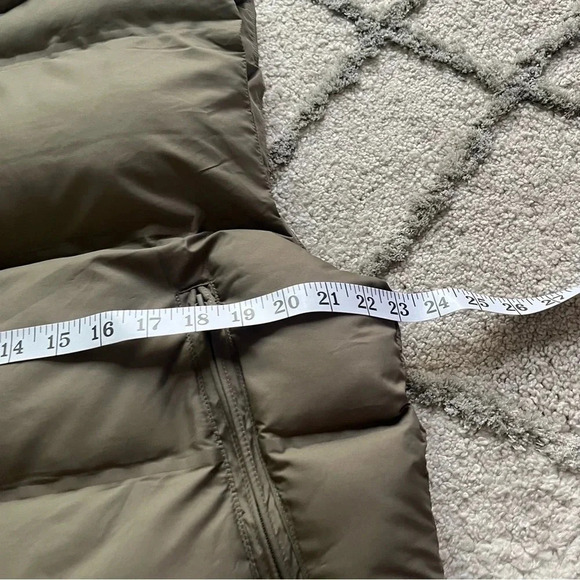 Zara  CROPPED QUILTED VEST Grey WATER AND WIND PROTECTION medium - Picture 5 of 9